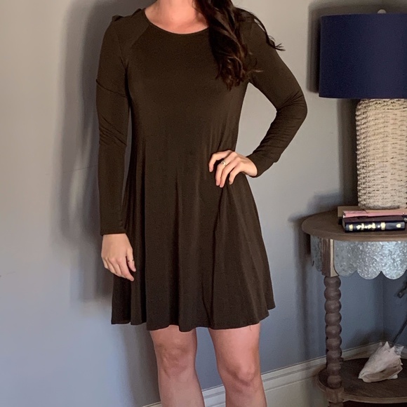 LUSH Dresses & Skirts - Comfy long sleeve dress by LUSH